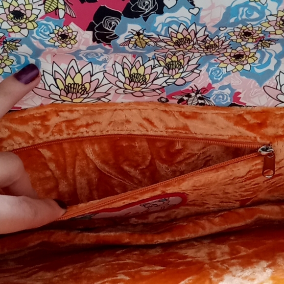 Irregular Choice BowTie Shoulder Bag - Picture 7 of 7